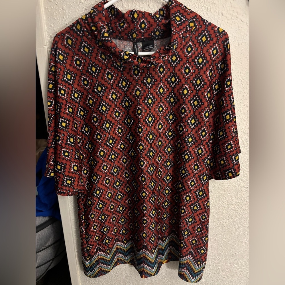 New Directions Large Women’s Red and Yellow Patterned Blouse